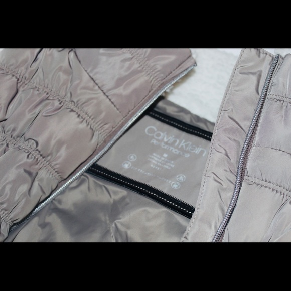 Calvin Klein puffer vest - Picture 6 of 6